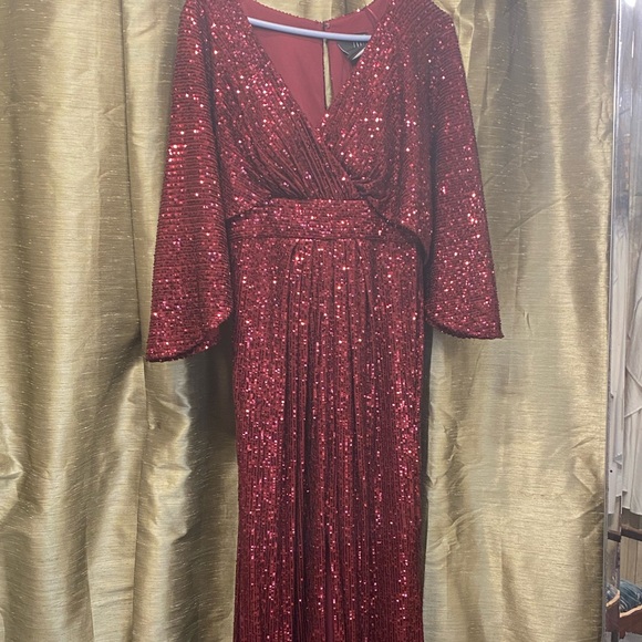 Elegant Red Sequin Evening Gown Sz4 - Picture 2 of 7